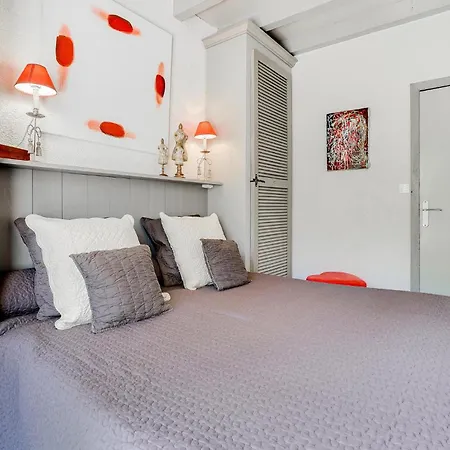 Lovely In Sainte-marie-de-re Holiday home La Flotte